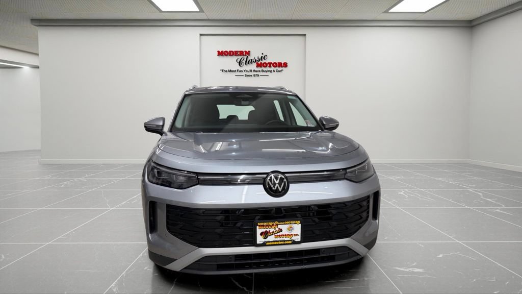 Used 2026 Volkswagen Tiguan SE AWD/4WD image 2