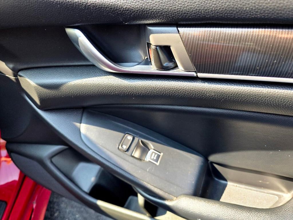 Used 2018 Honda Accord Sport image 41