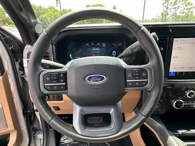 New 2026 Ford F350 Lariat w/ Black Appearance Package AWD/4WD image 9