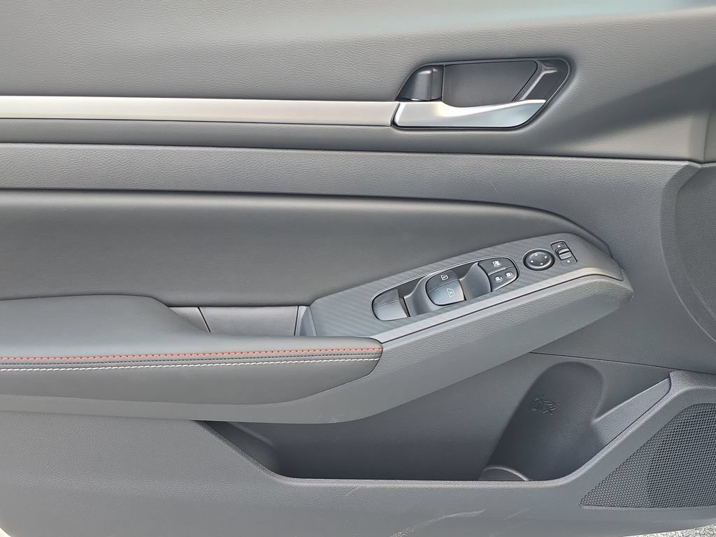 New 2026 Nissan Altima 2.5 SR FWD image 21