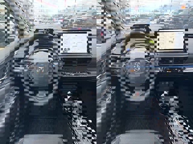 Used 2025 Toyota Prius XLE image 17