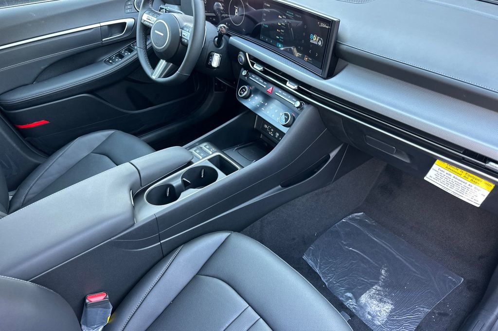 New 2025 Hyundai Sonata Limited image 12