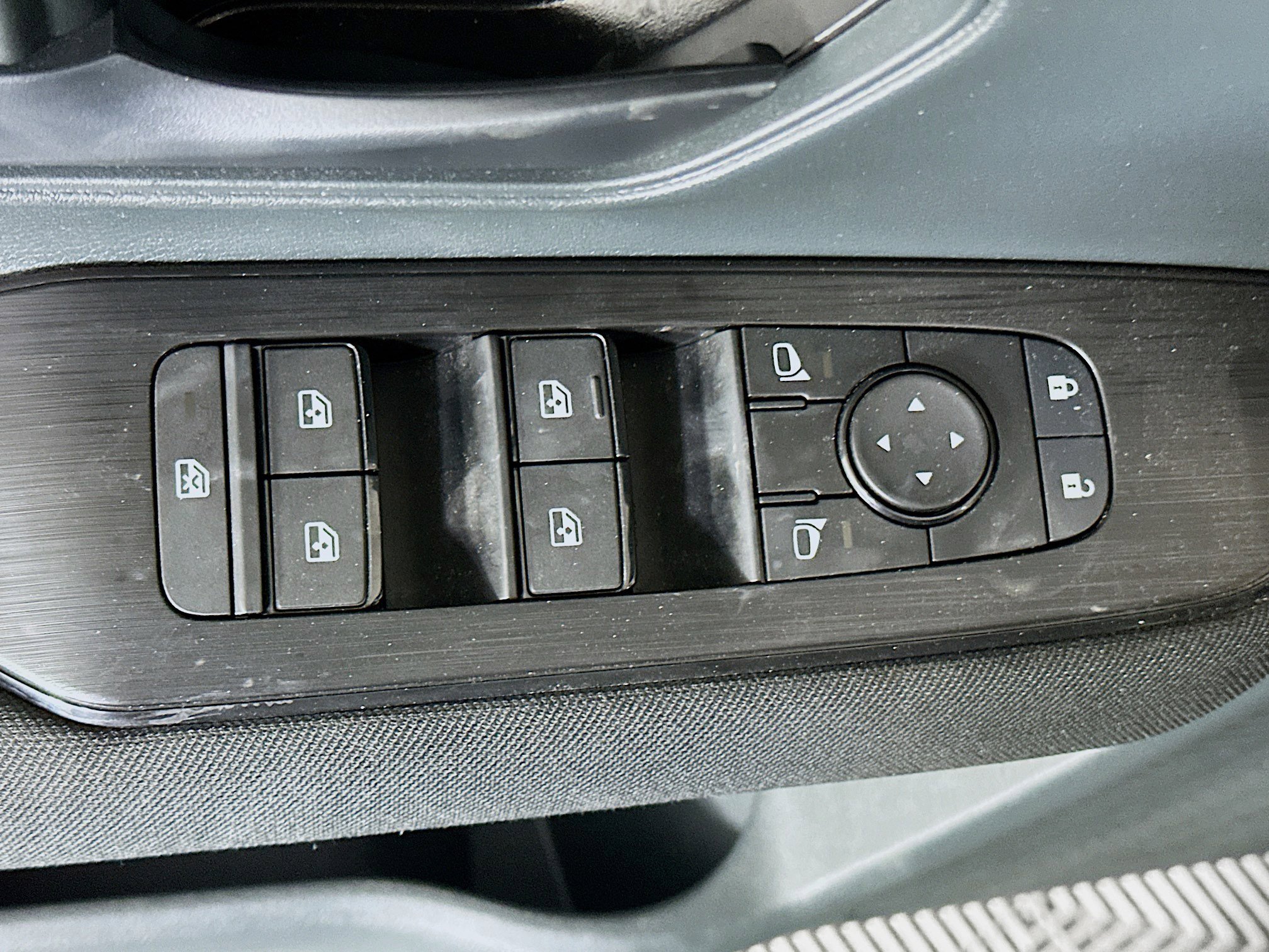 Used 2025 Nissan Kicks S FWD image 15