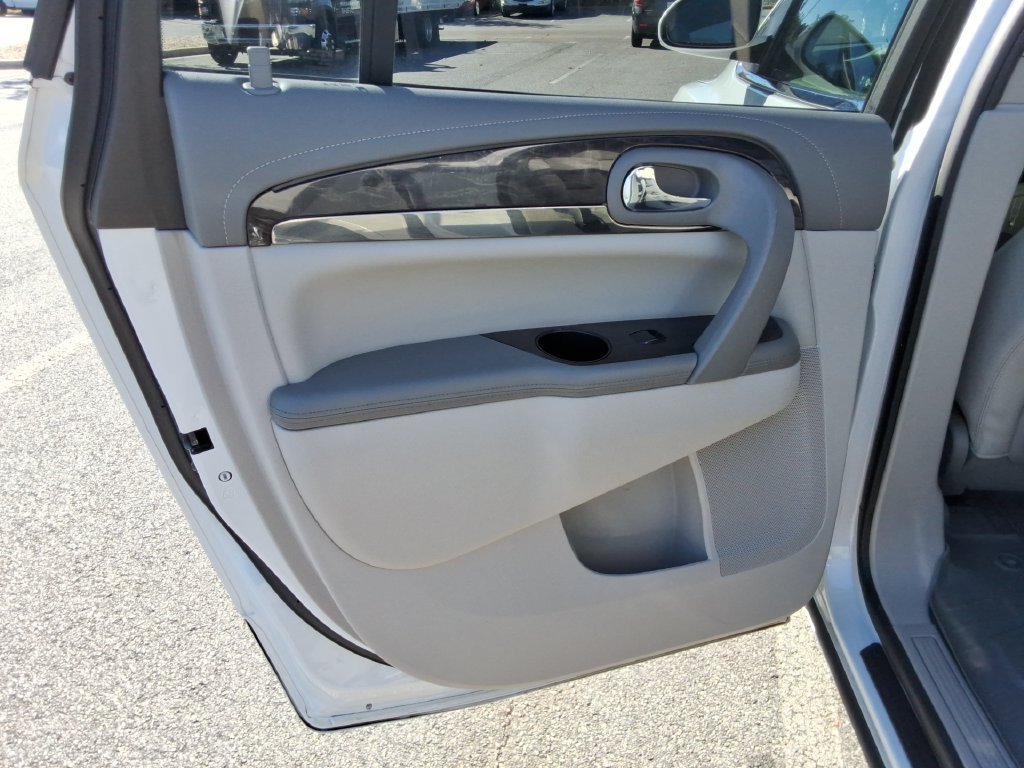 Used 2017 Buick Enclave Premium w/ Experience Buick Package FWD image 17