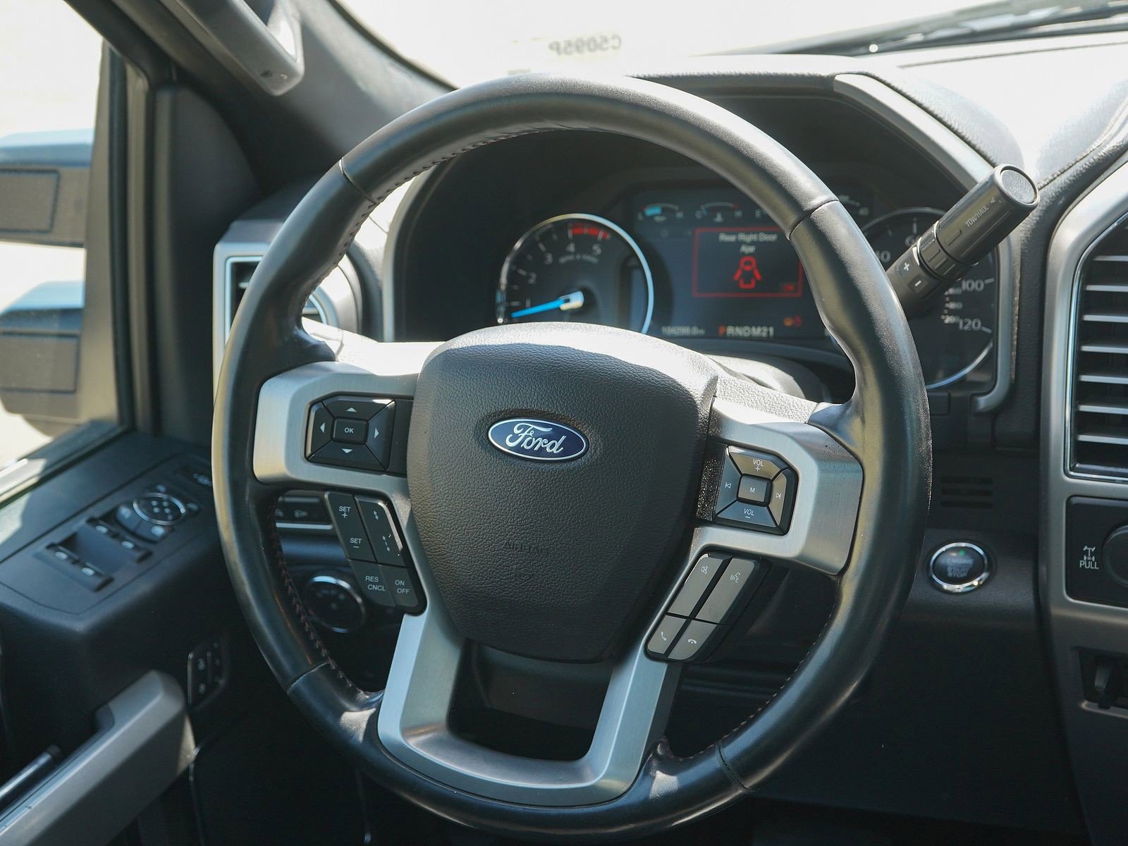 Used 2018 Ford F250 Platinum w/ Platinum Ultimate Package AWD/4WD image 15