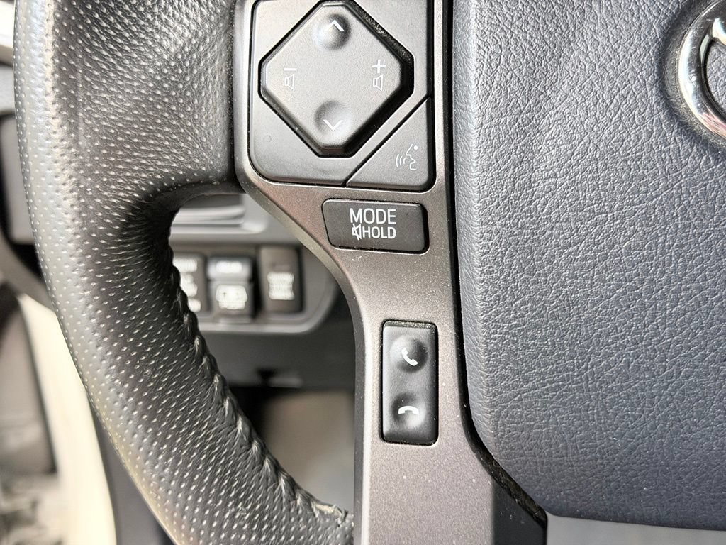 Used 2017 Toyota Tacoma TRD Sport w/ Tow Package AWD/4WD image 39