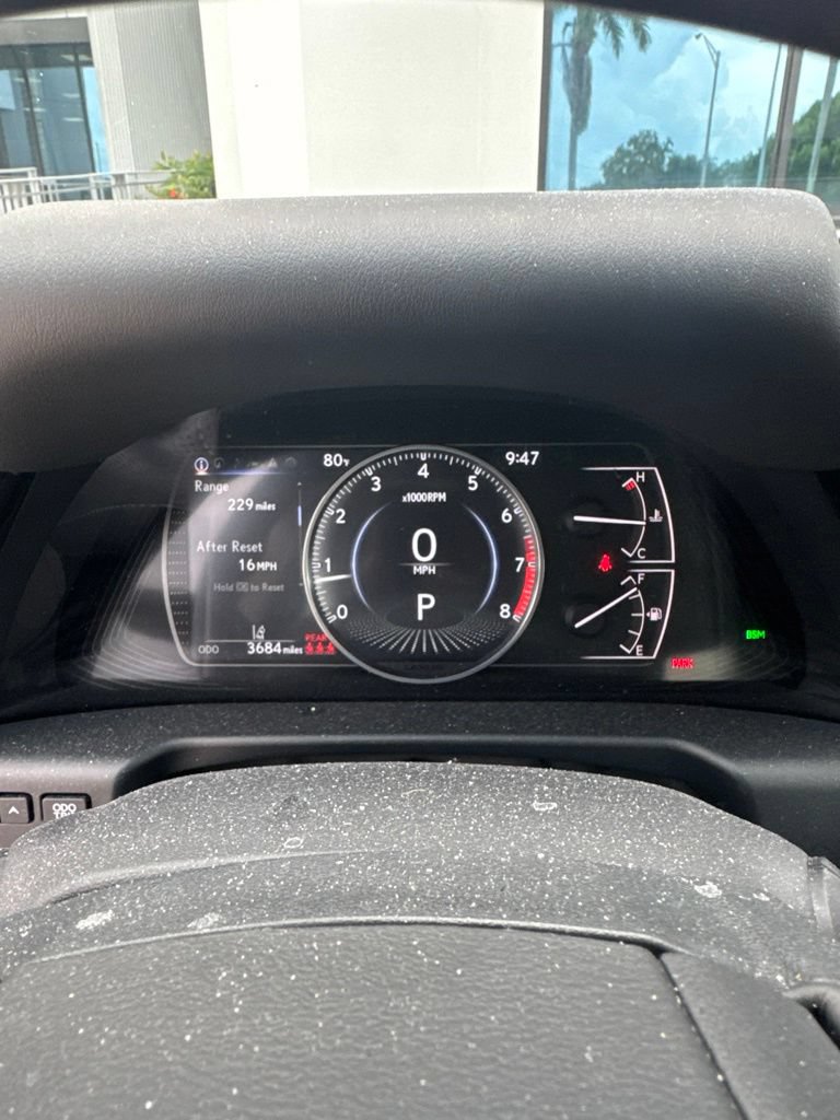 Used 2022 Lexus ES 350 Ultra Luxury w/ Accessory Package 2 FWD image 3