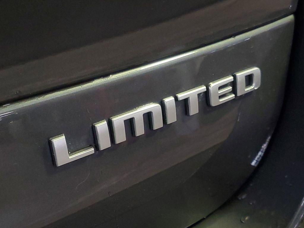 Used 2024 Jeep Grand Cherokee L Limited image 7