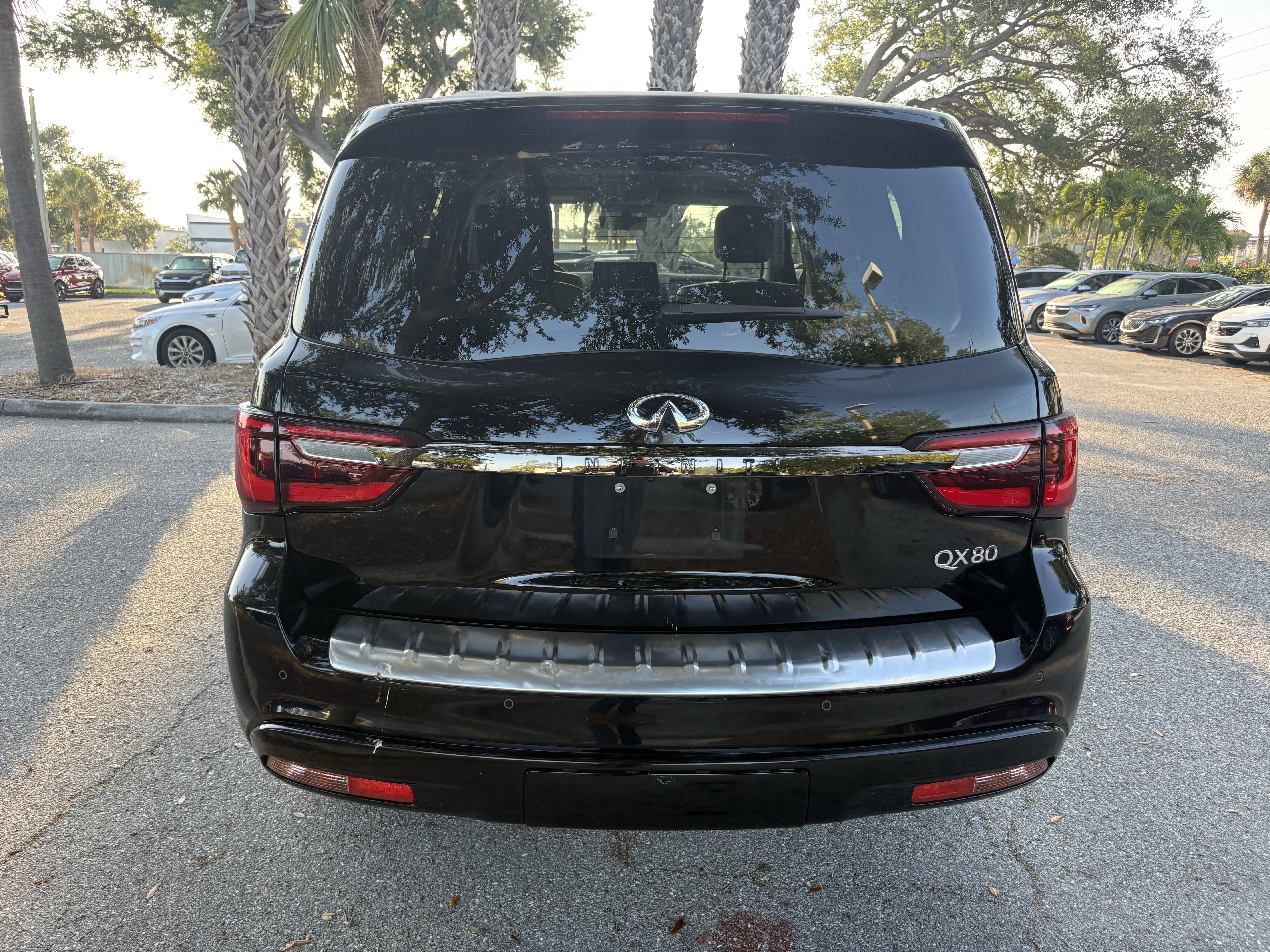 Used 2022 INFINITI QX80 Premium Select w/ Cargo Package RWD image 6