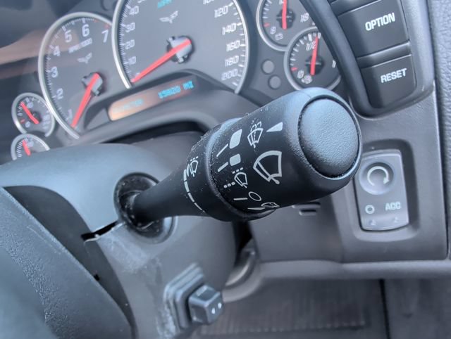 Used 2006 Chevrolet Corvette Convertible w/ Preferred Equipment Group RWD image 27