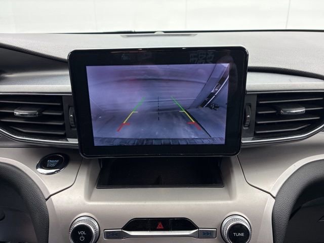 Used 2024 Ford Explorer XLT w/ Equipment Group 202A image 8