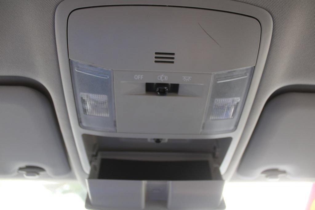 Used 2018 Toyota RAV4 LE FWD image 46