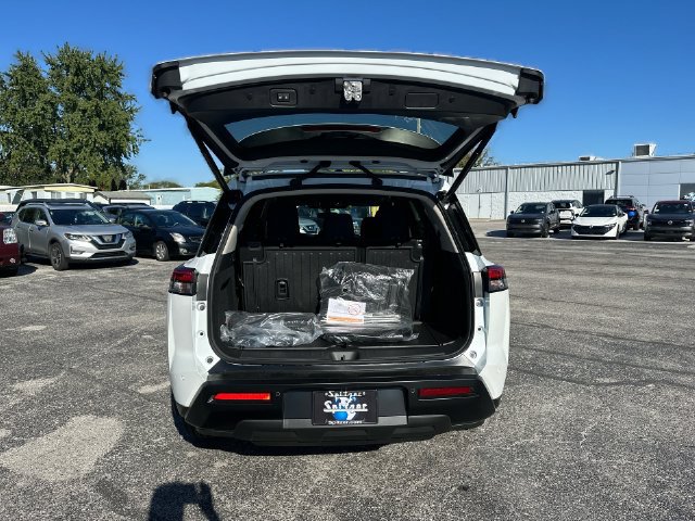 New 2026 Nissan Pathfinder SV w/ Cargo Package AWD/4WD image 22