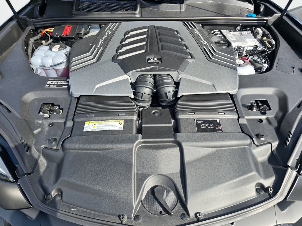 Used 2025 Lamborghini Urus SE AWD/4WD image 11