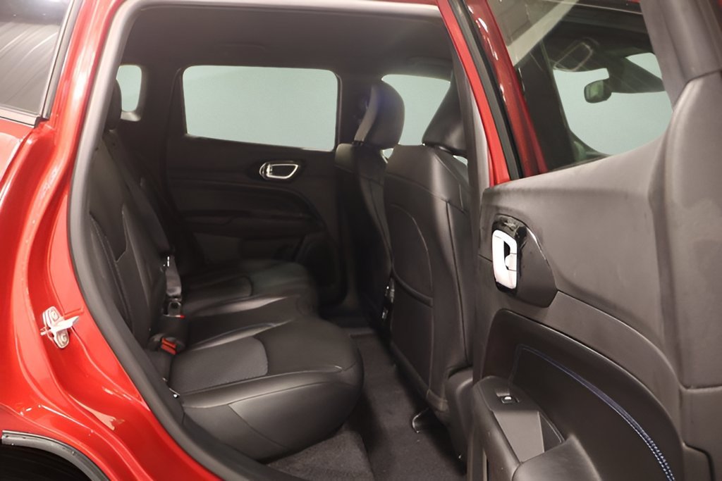 Used 2026 Jeep Compass Latitude AWD/4WD image 21