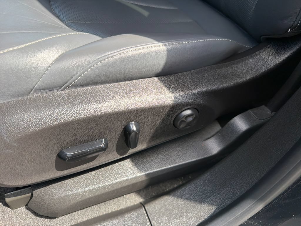 Used 2020 Buick Envision Premium AWD/4WD image 16