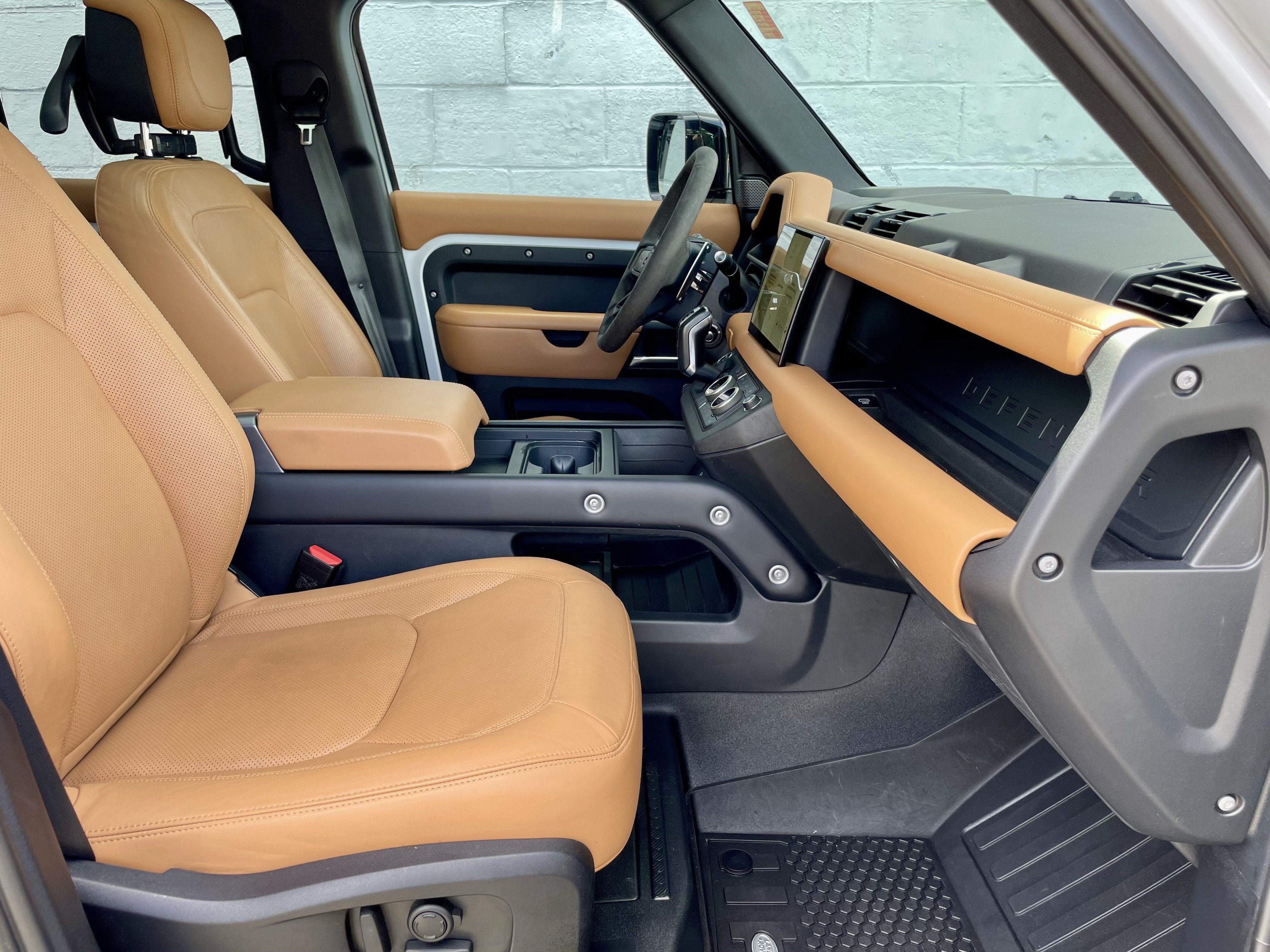 Used 2023 Land Rover Defender 110 V8 AWD/4WD image 15