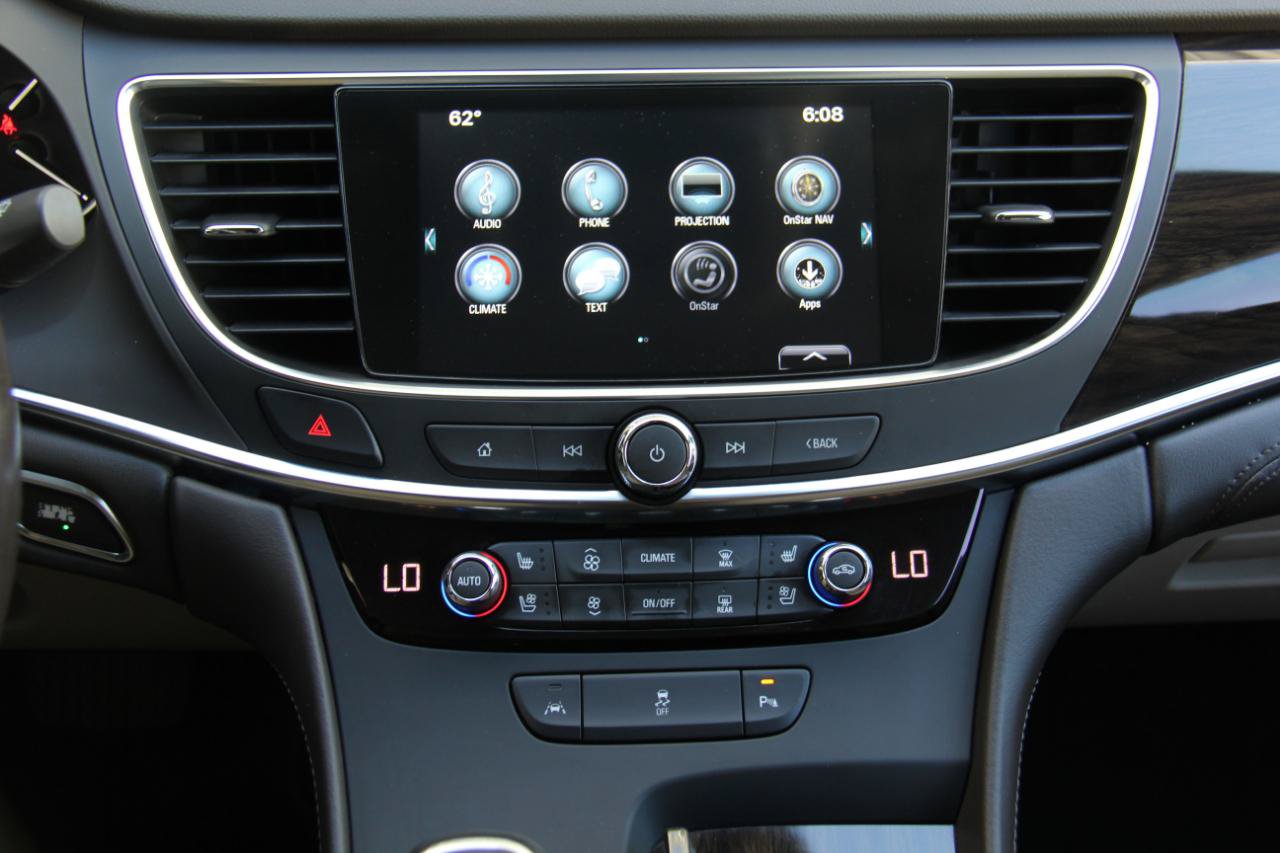 Used 2018 Buick LaCrosse Premium FWD image 17