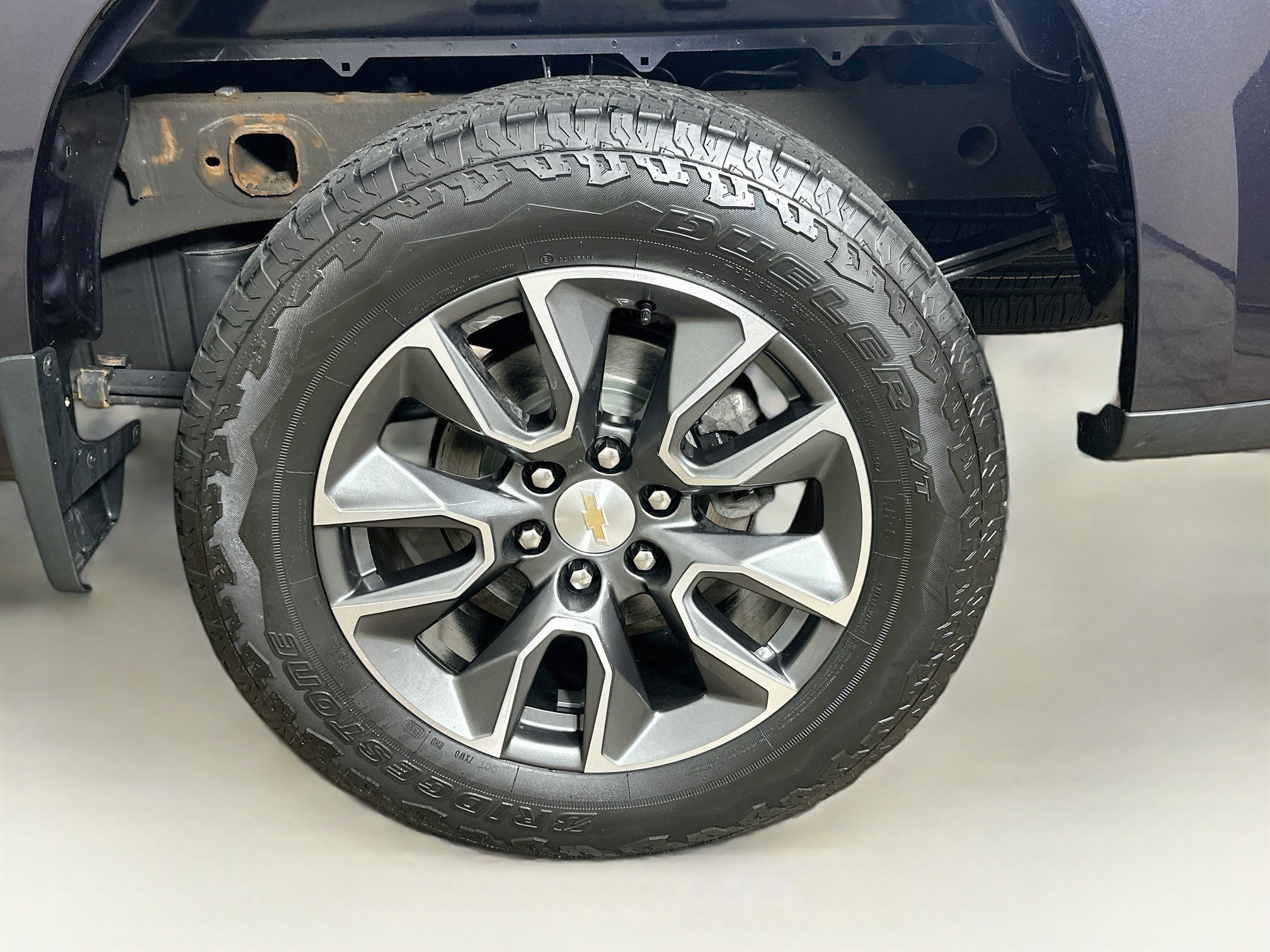 Used 2023 Chevrolet Silverado 1500 LT AWD/4WD image 11