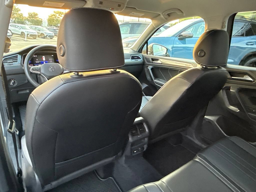 Used 2022 Volkswagen Tiguan SE AWD/4WD image 26