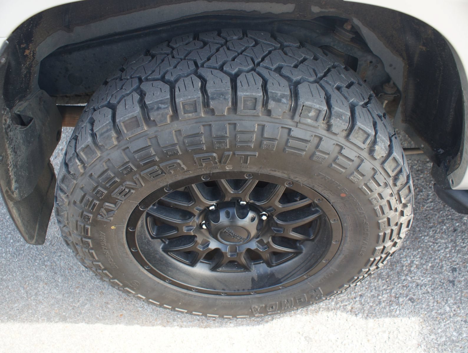 Used 2020 Toyota 4Runner SR5 AWD/4WD image 24