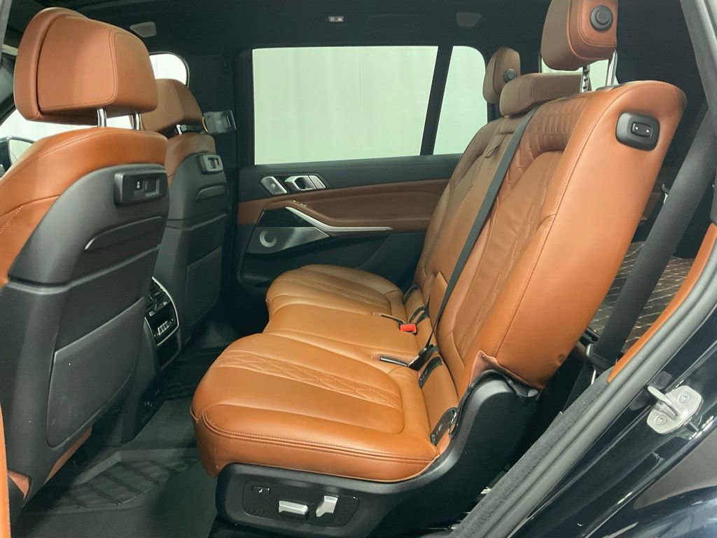Used 2021 BMW X7 M50i image 35