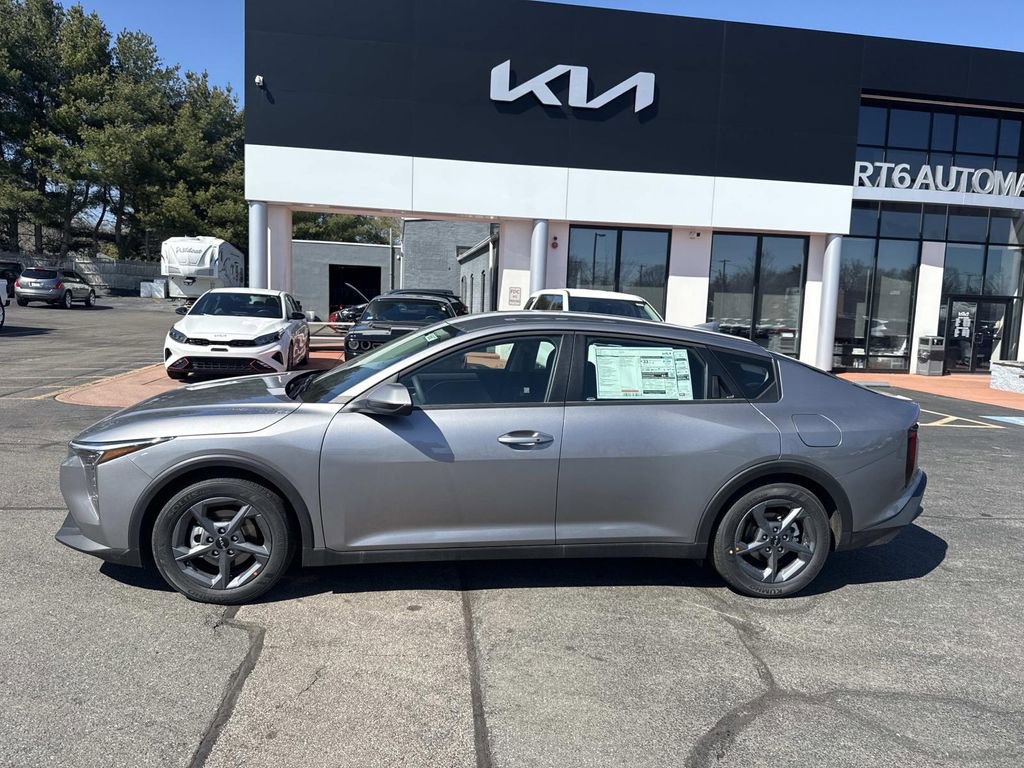 New 2026 Kia K4 LXS image 2