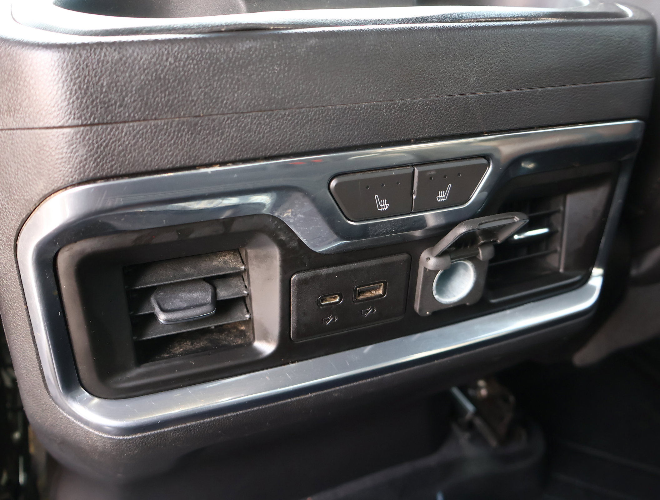 Used 2019 Chevrolet Silverado 1500 High Country w/ Technology Package image 28