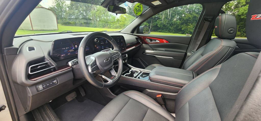 Used 2025 Chevrolet Traverse Z71 w/ LPO, Floor Liner Package AWD/4WD image 16