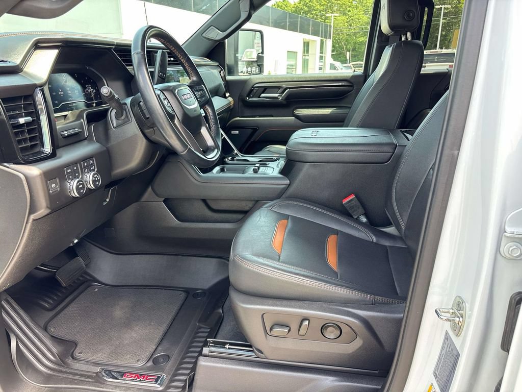Used 2024 GMC Sierra 2500 AT4 w/ Technology Package AWD/4WD image 12