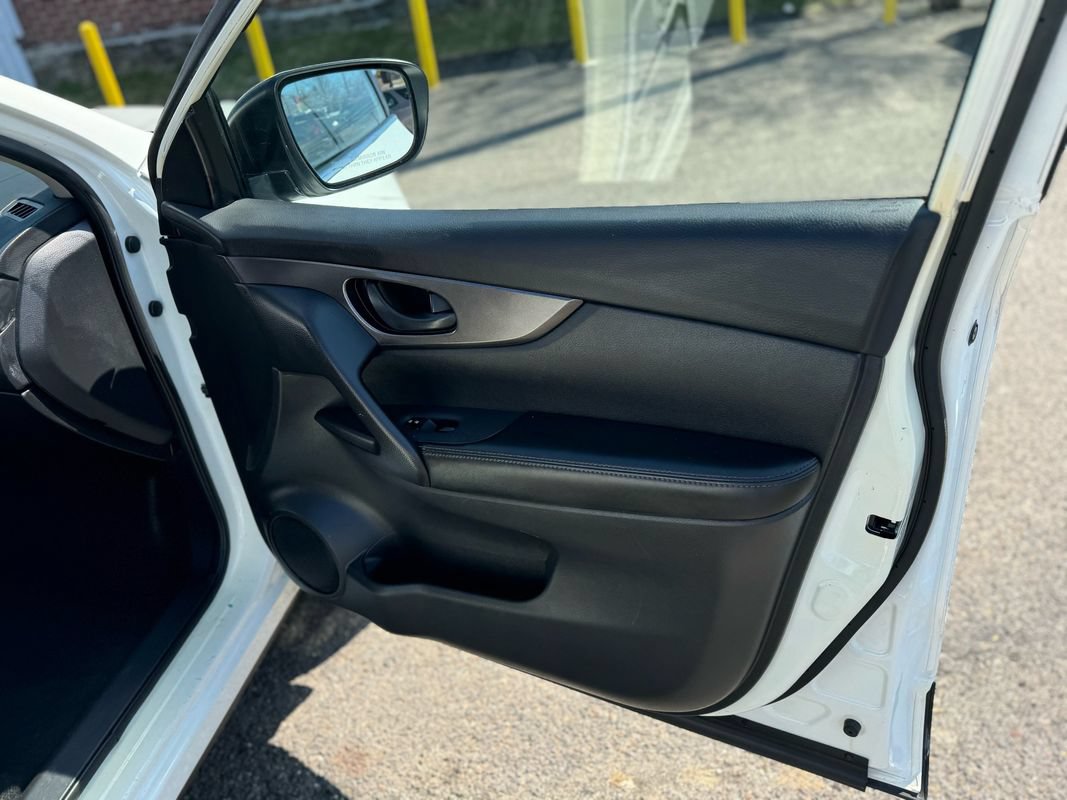 Used 2017 Nissan Rogue Sport S w/ S Appearance Package AWD/4WD image 15