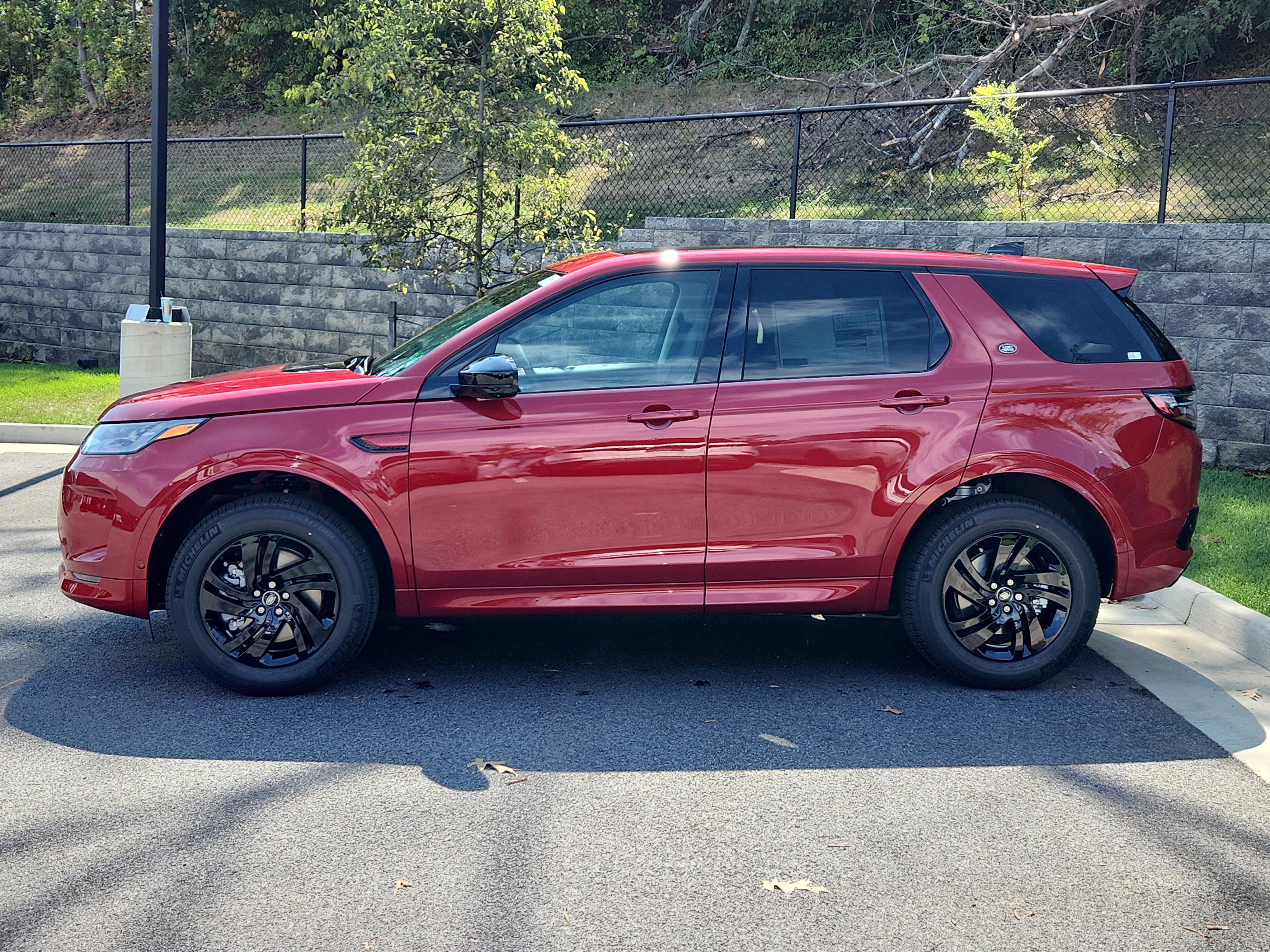 New 2025 Land Rover Discovery Sport S image 6