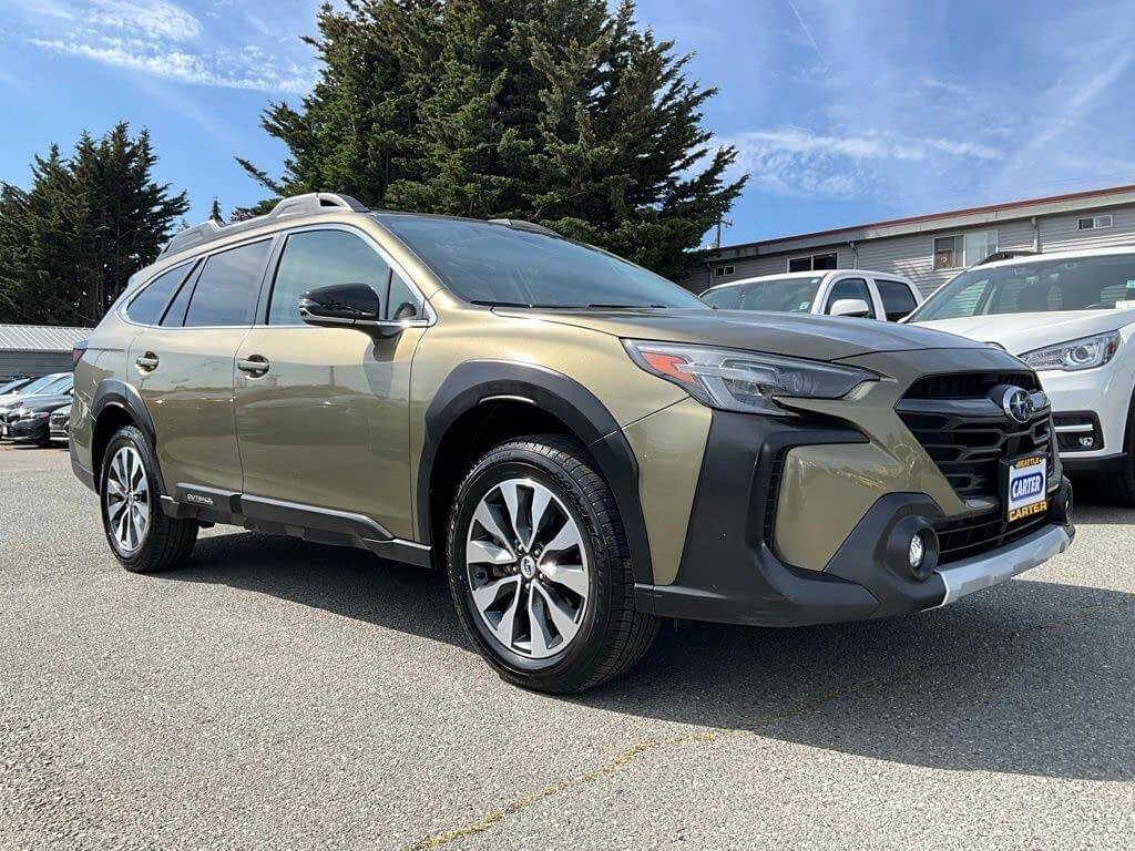 Used 2023 Subaru Outback Limited AWD/4WD image 2