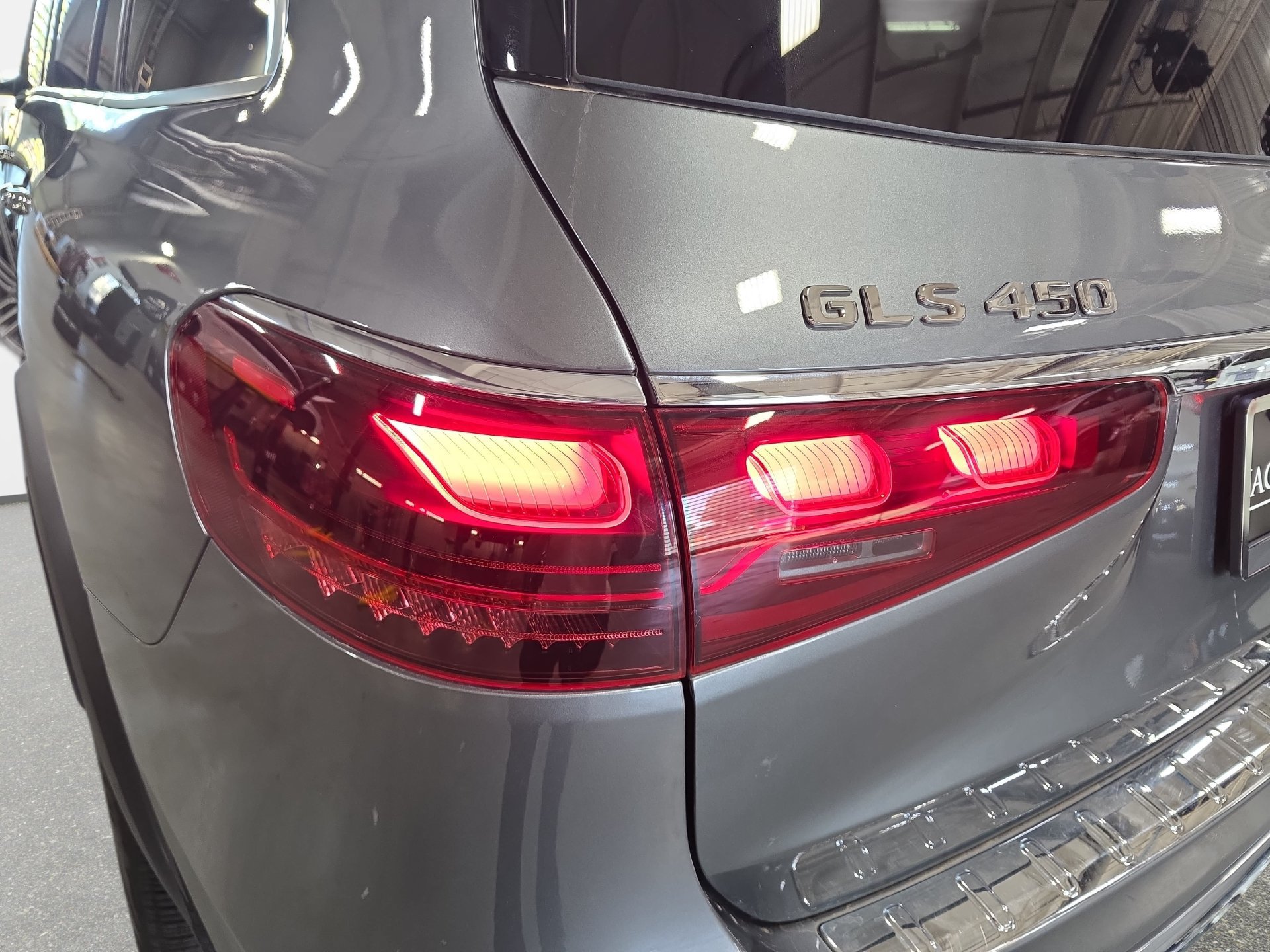 Used 2024 Mercedes-Benz GLS 450 4MATIC image 33