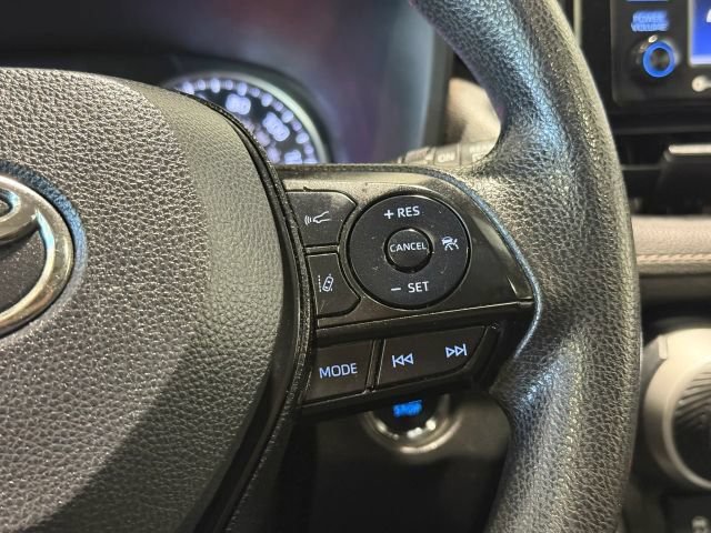 Used 2019 Toyota RAV4 XLE w/ Convenience Package FWD image 17