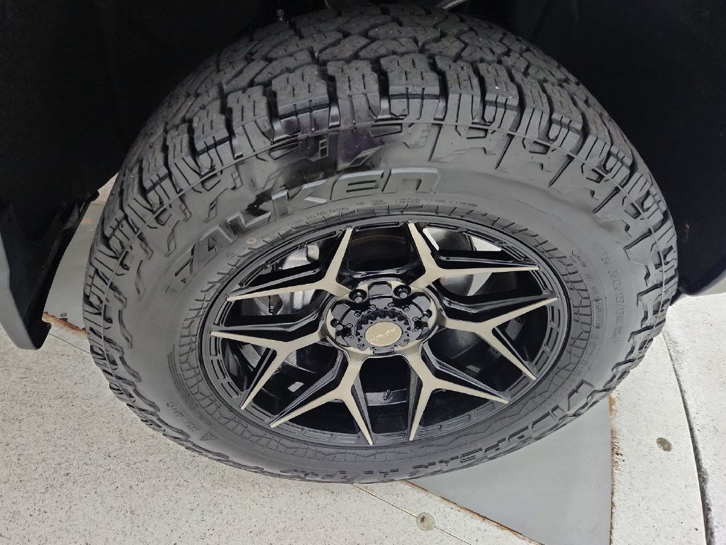 Used 2022 Chevrolet Silverado 1500 Custom Trail Boss AWD/4WD image 35