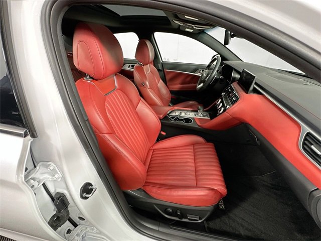 Used 2023 Genesis G70 2.0T w/ Sport Prestige Package image 31