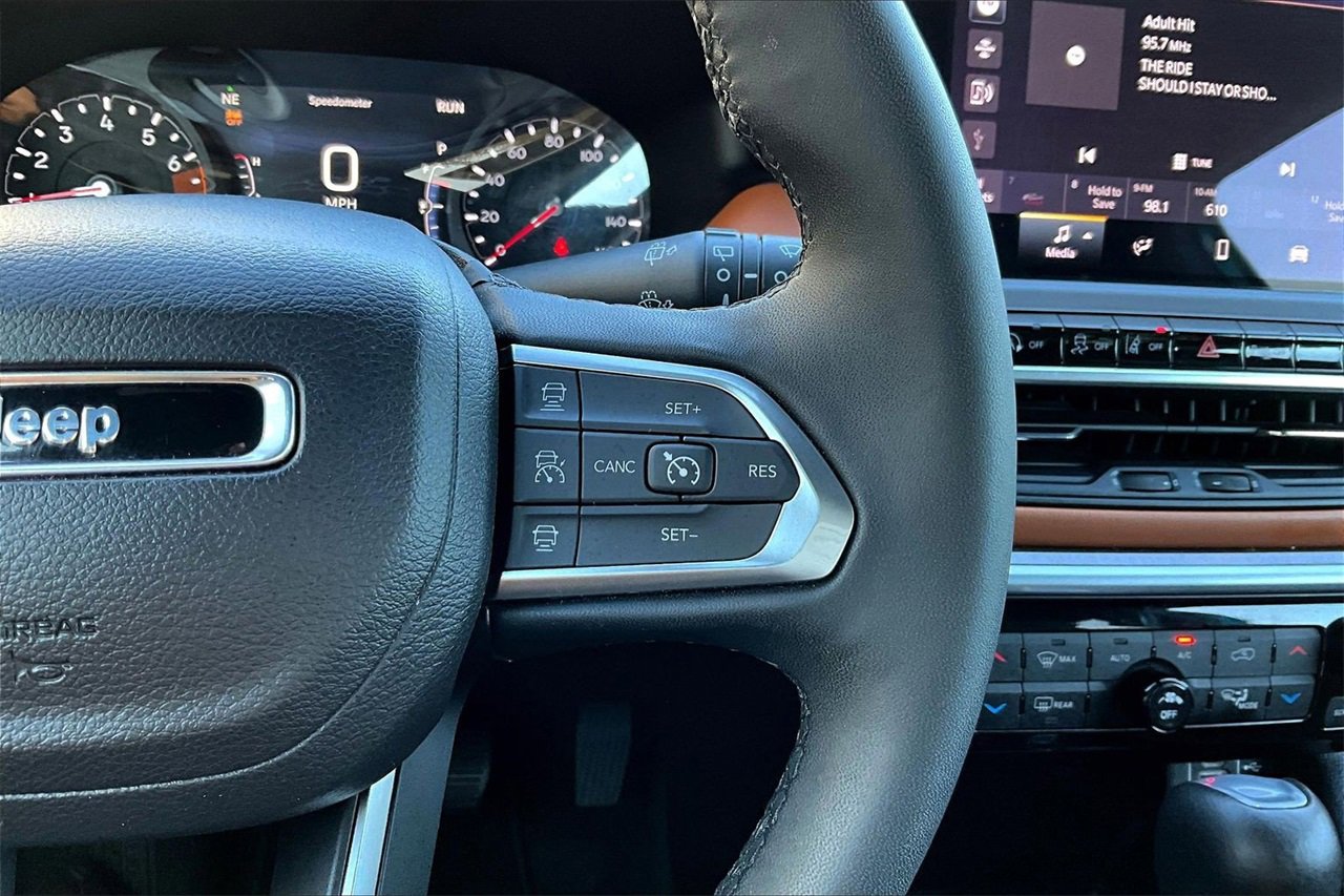 Certified 2024 Jeep Compass Limited image 26