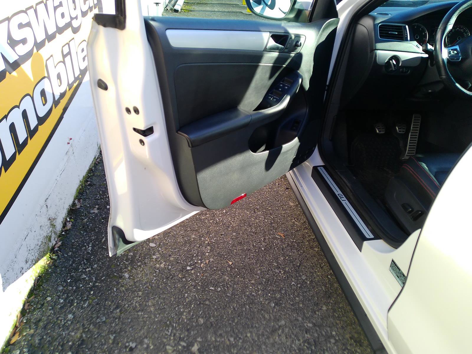 Used 2013 Volkswagen Jetta GLI image 25