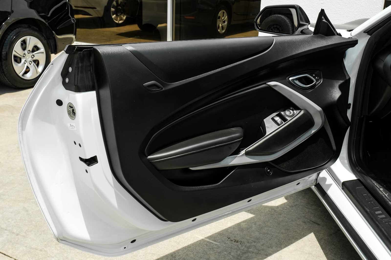Used 2021 Chevrolet Camaro SS RWD image 33