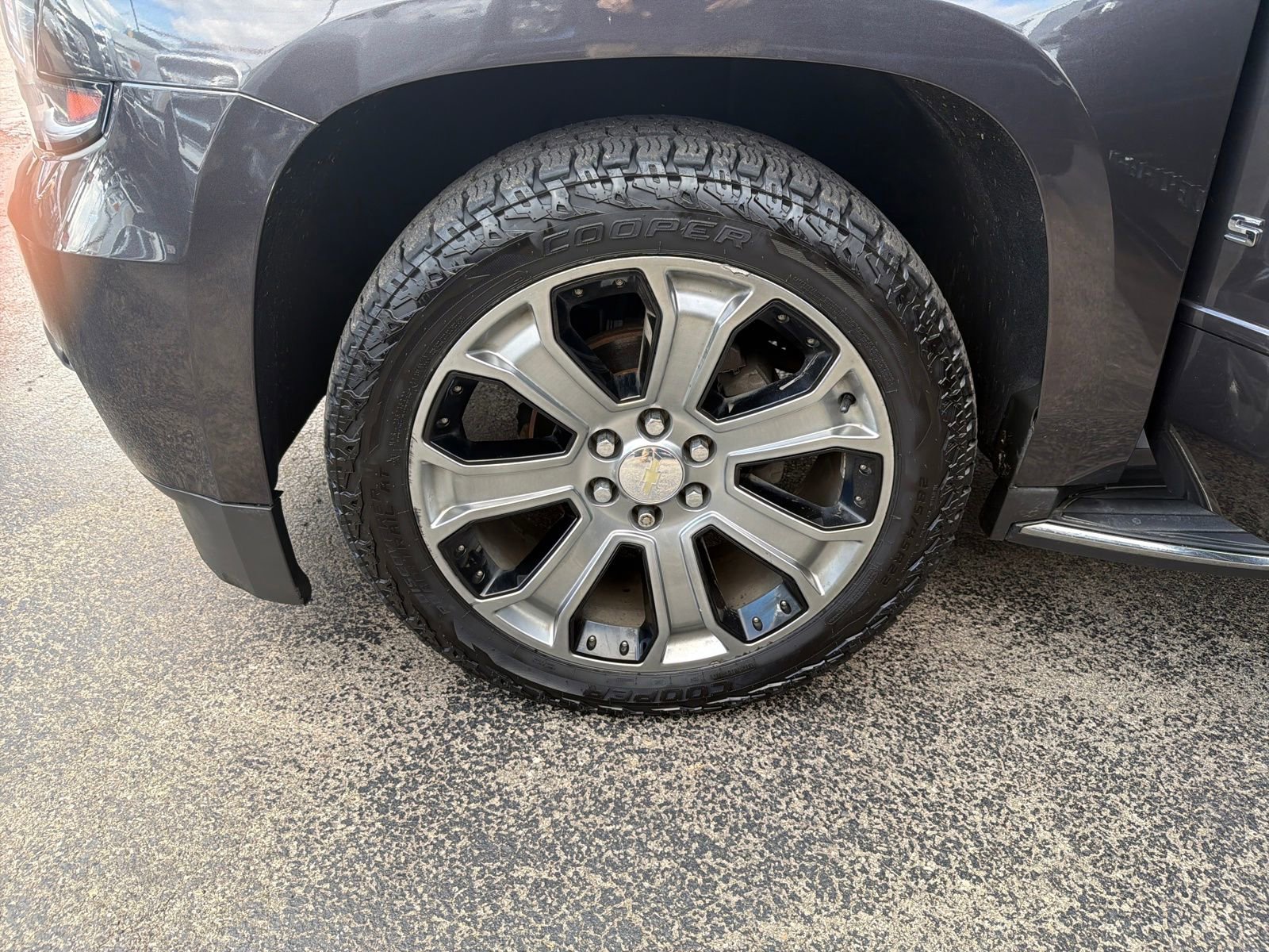 Used 2017 Chevrolet Suburban Premier image 18