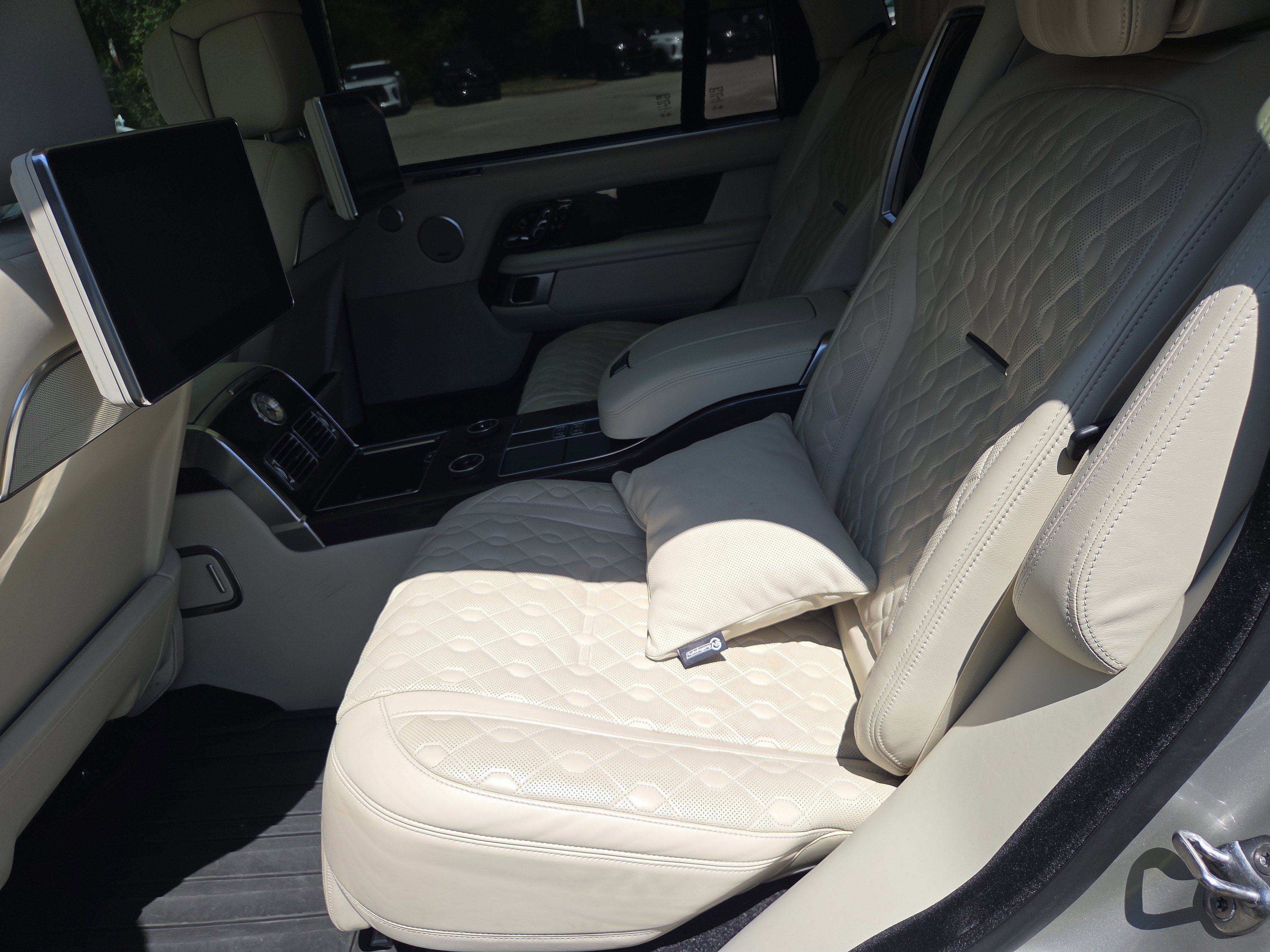 Used 2020 Land Rover Range Rover LWB SV Autobiography AWD/4WD image 7