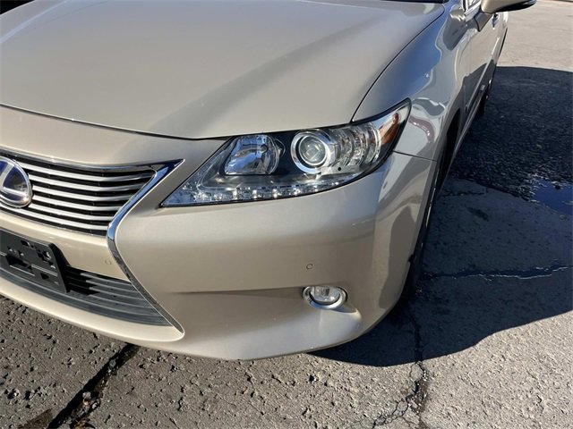 Used 2015 Lexus ES 300h image 9