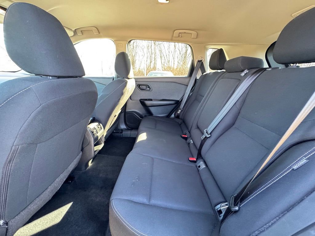 Used 2023 Nissan Rogue S image 23