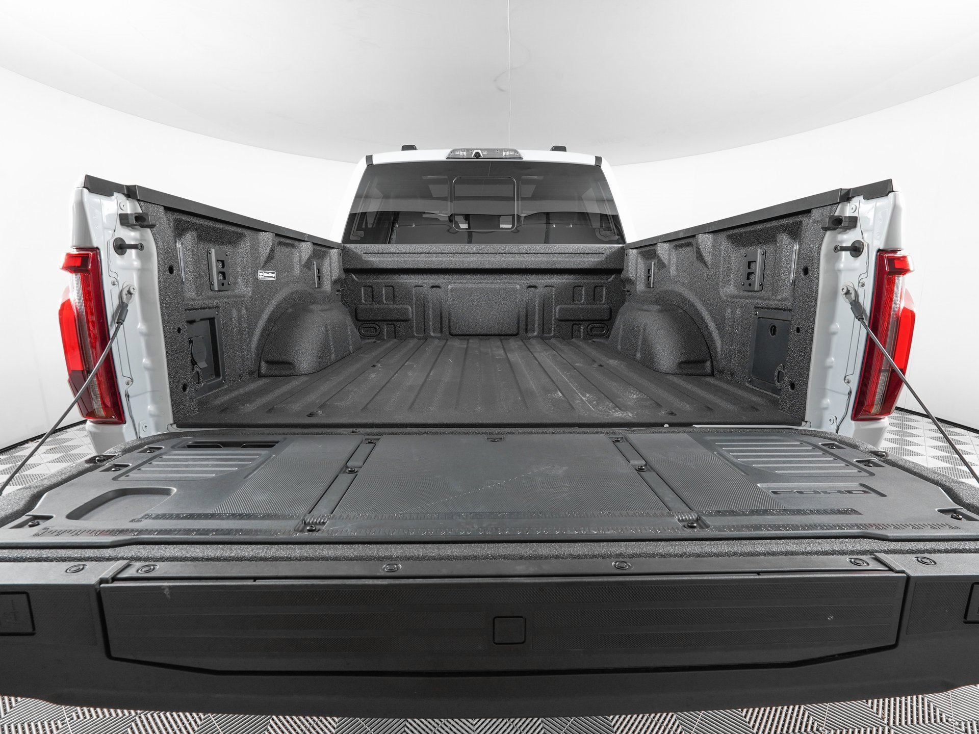 Used 2025 Ford F150 Raptor w/ Equipment Group 803A Raptor R image 8