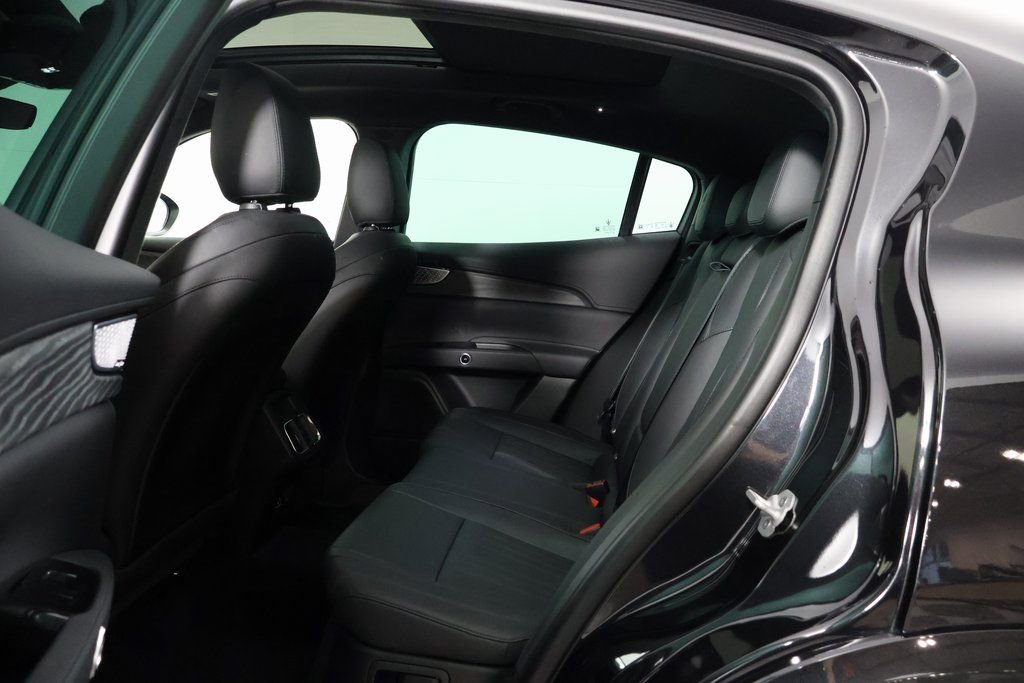 Used 2023 Maserati Grecale Modena image 11