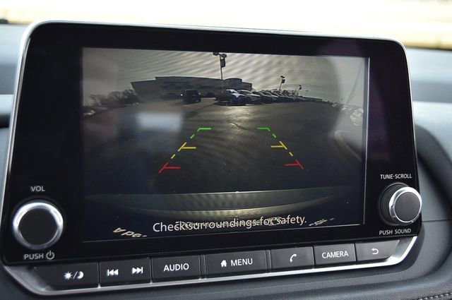 Used 2024 Nissan Rogue SV image 12