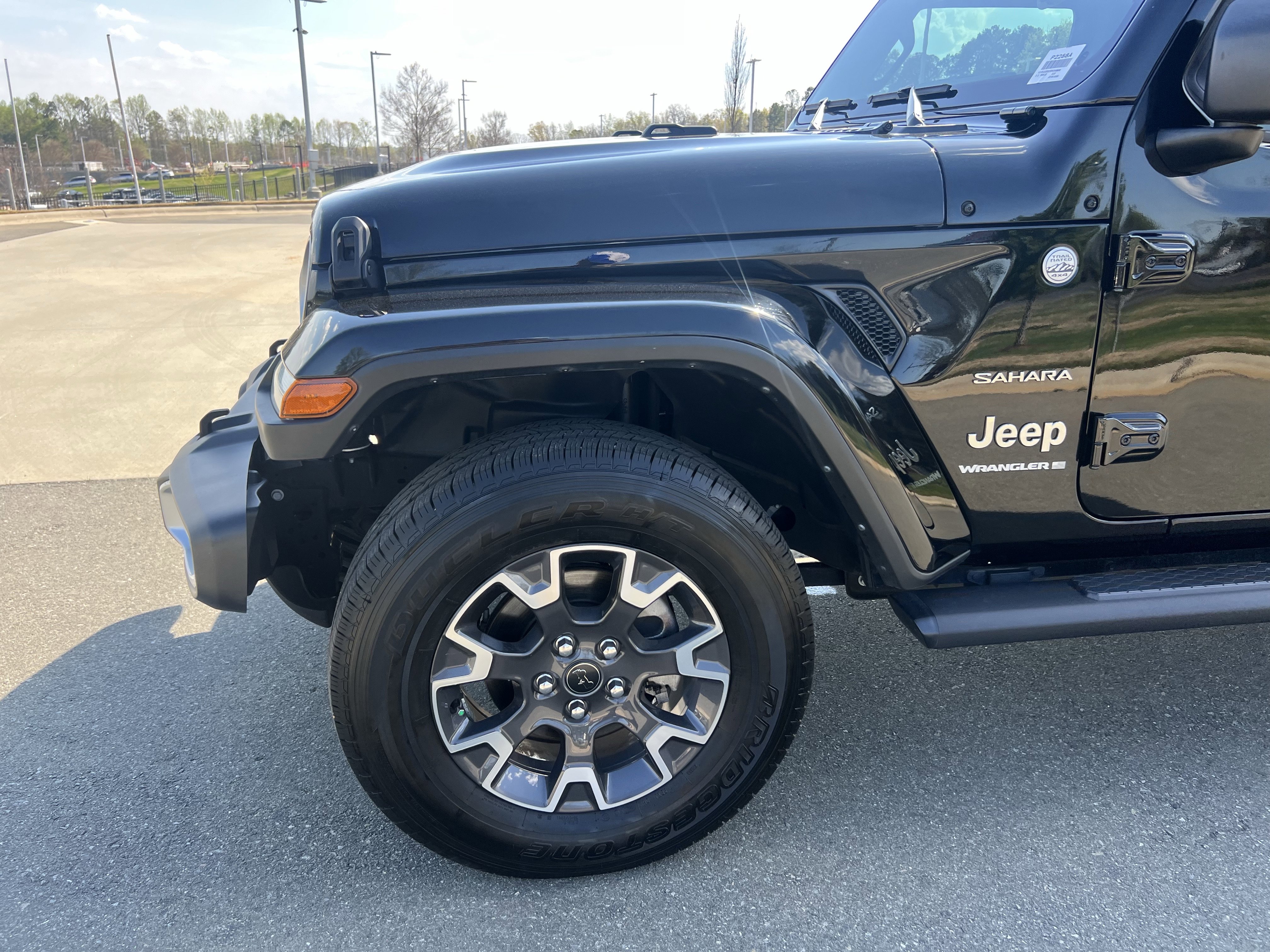 Used 2024 Jeep Wrangler Sahara image 12