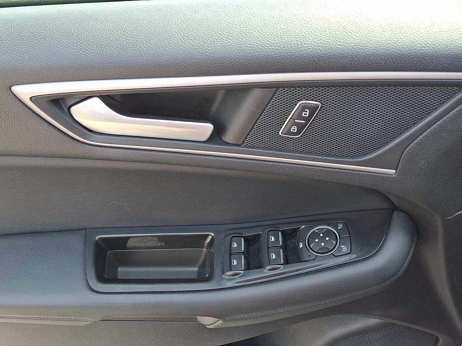 Used 2019 Ford Edge SEL w/ Equipment Group 201A image 12