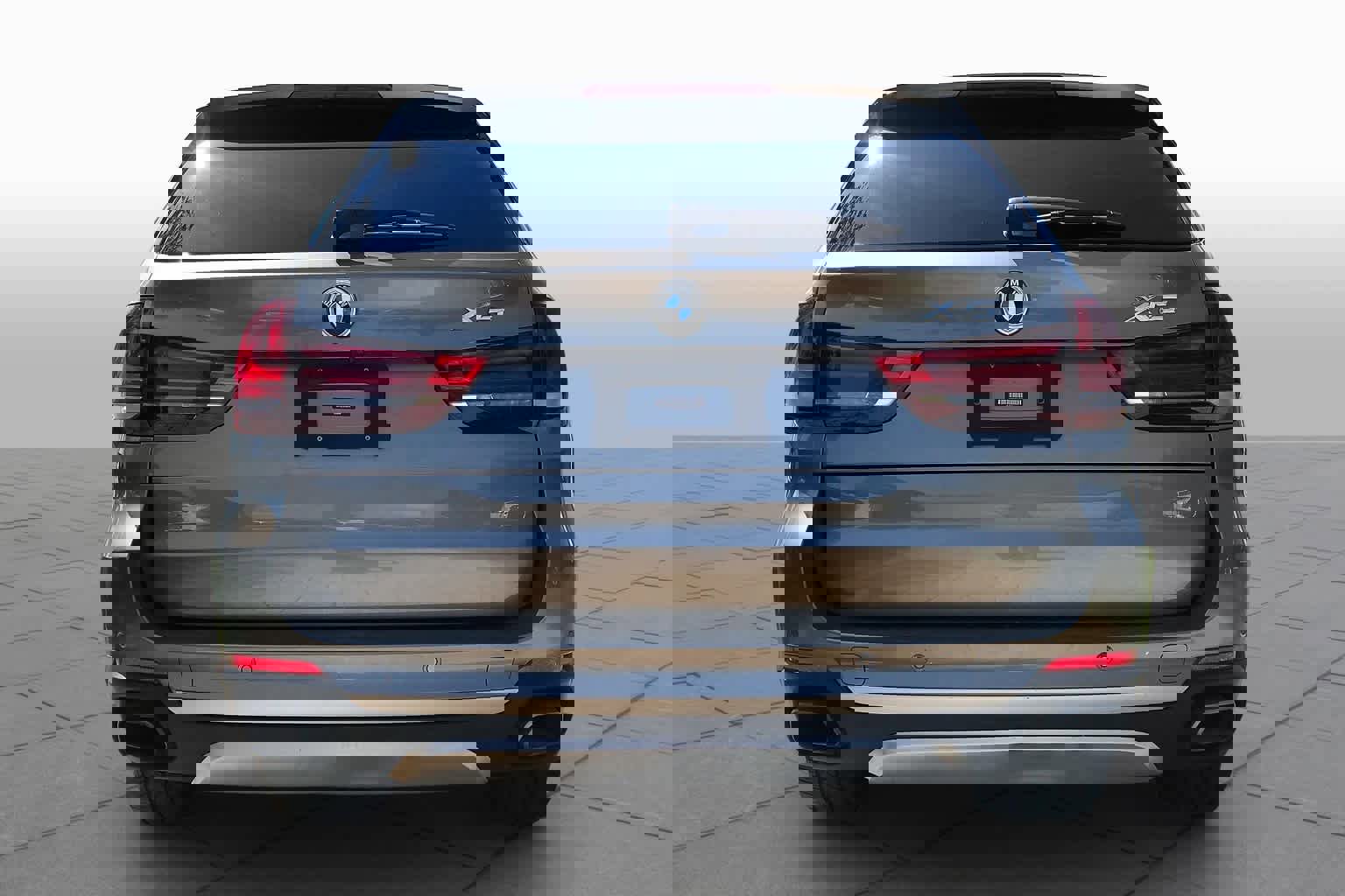 Used 2018 BMW X5 xDrive40e image 4